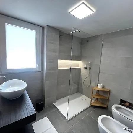 La Casa Del Papa * باري